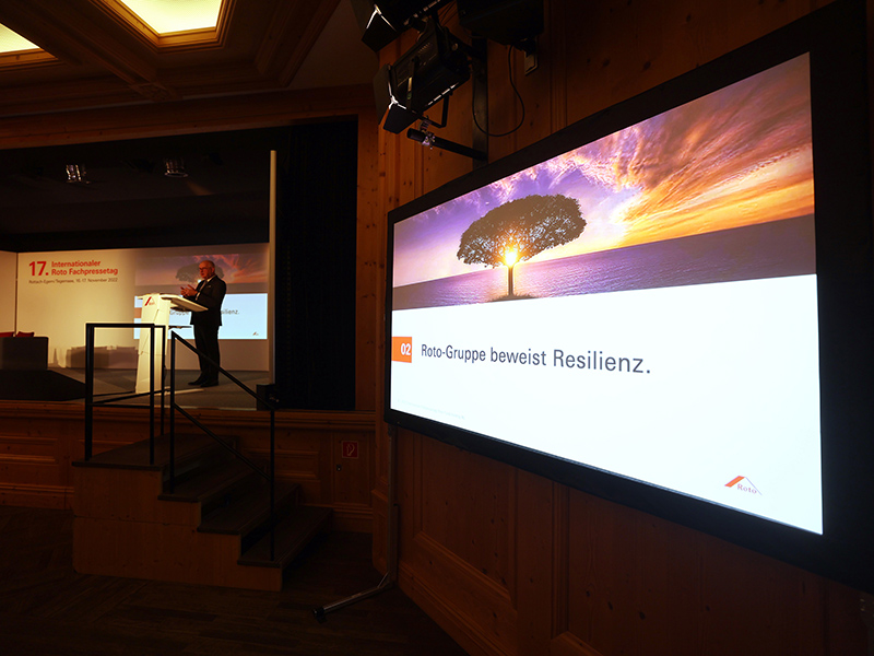 Im vierten Quartal besser als befürchtet und ganzjährig sehr zufriedenstellend hätten sich die Geschäfte der drei Divisionen im vergangenen Jahr entwickelt, erklärt der Alleinvorstand der Roto Frank Holding AG, Dr. Eckhard Keill. Foto: © Roto Frank Holding AG