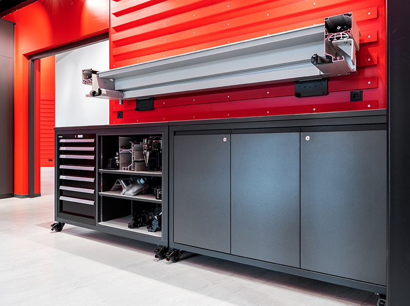 Fahrbare Montagemöbel schaffen ein hohes Maß an Flexibilität. Foto: © Warema/umdasch