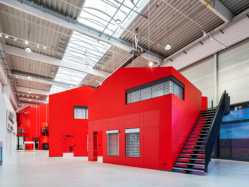 Die neue Sun Academy in Wertheim beinhaltet unterschiedliche Hauskonzepte als Trainingsmodule. Foto: © Warema/umdasch