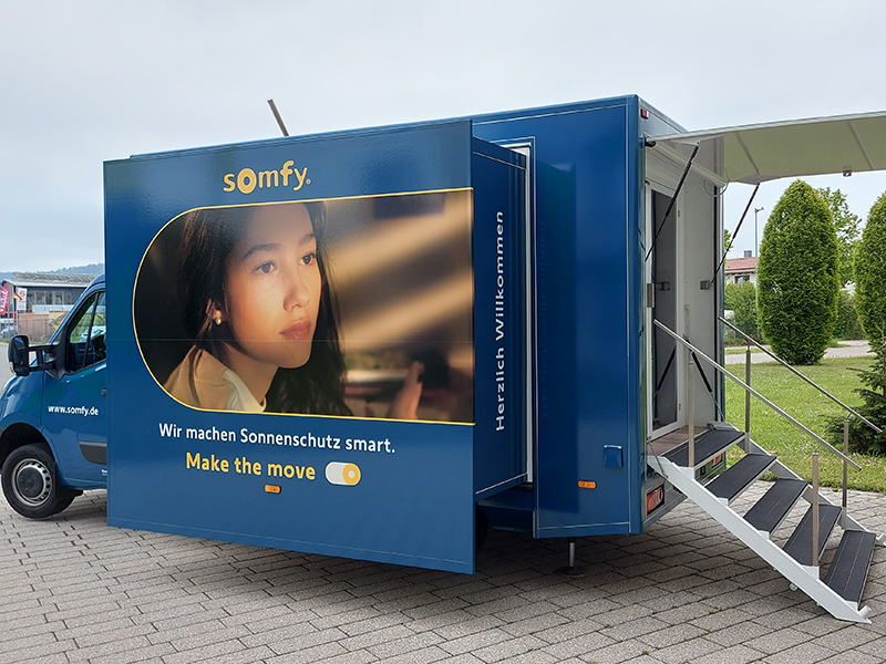 Das Promotion-Fahrzeug ist ab sofort auf Deutschlands Straßen unterwegs. Foto: © Somfy