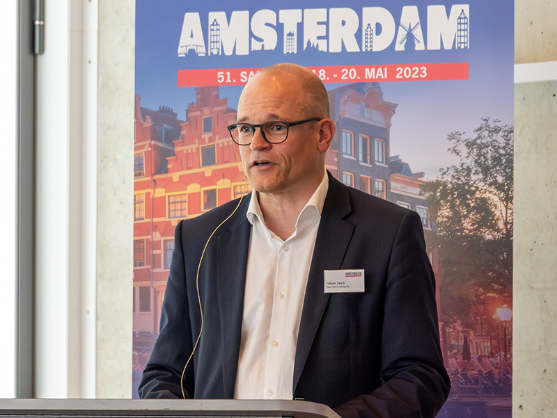 Unterstrich die Bedeutung der Sanco Gruppe: Dr. Fabian Zwick, CEO der Schweizer Glas Trösch Gruppe. Foto: © Sanco