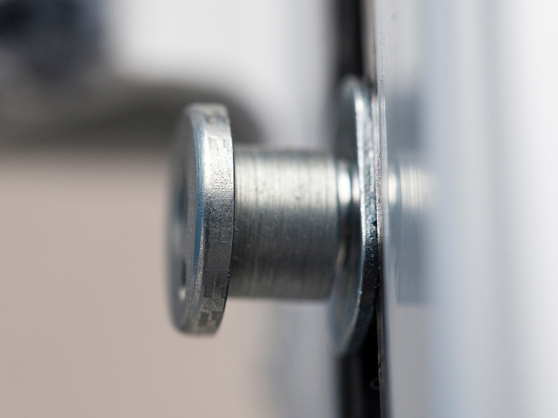 Klein, aber wirkungsvoll: Pilzkopfverriegelungen gehören schon bei Fenstern der Widerstandsklasse RC 2 zum Standard. Foto: © Polizeiliche Kriminalprävention