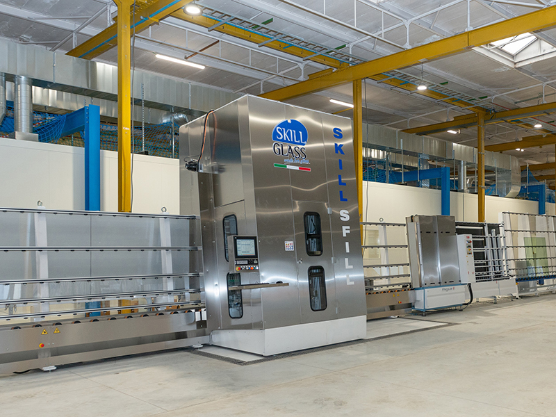 Zu Beginn des Jahres begann AGC Glass Europa im belgischen Lodelinsart mit dem Aufbau der Produktionsanlagen. Inzwischen Ist er abgeschlossen. Foto: © AGC Glass Europe