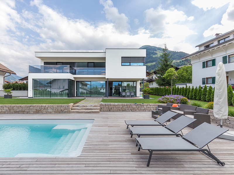 Optisch integrieren sie sich optimal in die Architektur. Foto: © Hella