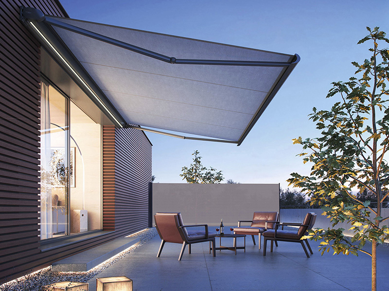 Markise mit Ambientebeleuchtung. Foto: © Bundesverband Sonnenschutztechnik / Bremetall