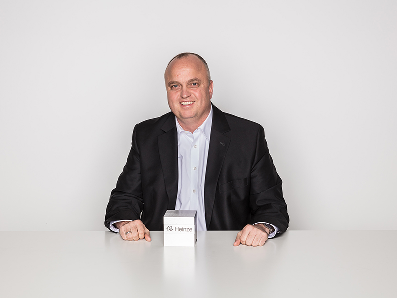 Jörg Flasdieck, Berater für Marktforschung bei der Heinze GmbH: „Ein großer Teil der Architekten und Planer kennt EPDM bereits gut und hat auch Erfahrungen damit gemacht.“ Foto: © Heinze GmbH