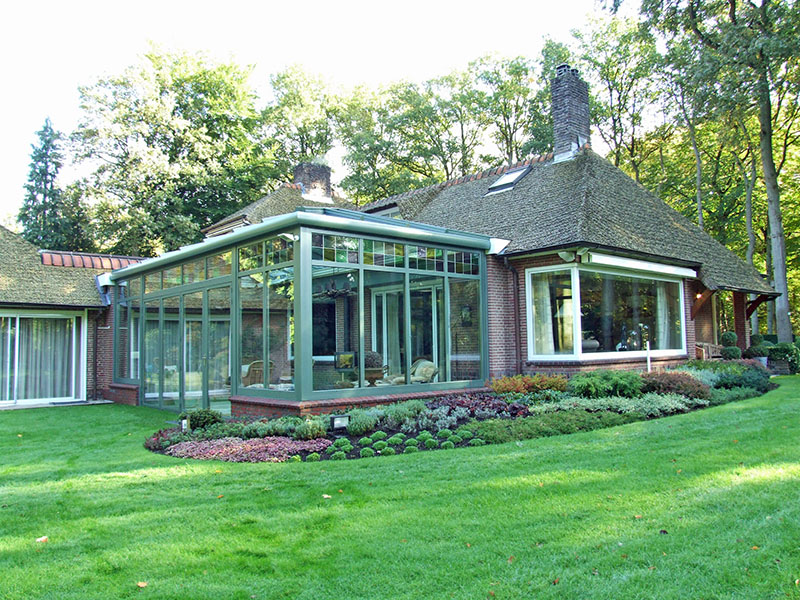 Blick in Garten und Natur: Das bietet ein Wintergarten. Foto: © Pilkington Deutschland AG