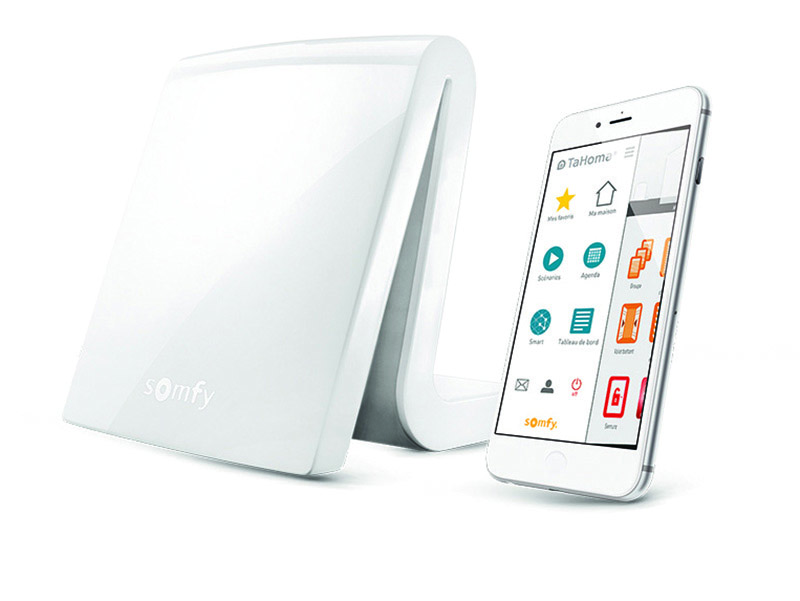 Alle Smart Home-Produkte werden zentral miteinander vernetzt, so dass ganz intuitiv persönliche Wohlfühlszenarien erstellt werden können. Foto: © Somfy