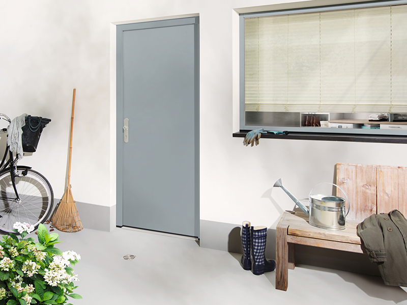 Um Garagen-, Keller- und Nebeneingangstüren sicherer und energieeffizienter zu machen, bietet Hörmann im Rahmen der Aktion auch die Stahl-Sicherheitstüren KSI 40 (ab 649 Euro UVP) und KSI Thermo46 (ab 998 Euro UVP) an. Foto: © Hörmann