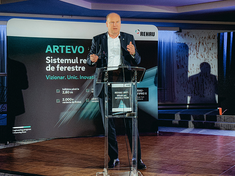 Carsten Heuer, CEO Rehau Window Solutions, betont, dass Rehau Window Solutions seine Kapazitäten auf den lokalen Märkten weltweit weiter ausbaut, um die die Nähe zu Partnern und Kunden sowie den intensiven Dialog mit ihnen sicherzustellen. Foto: © Rehau