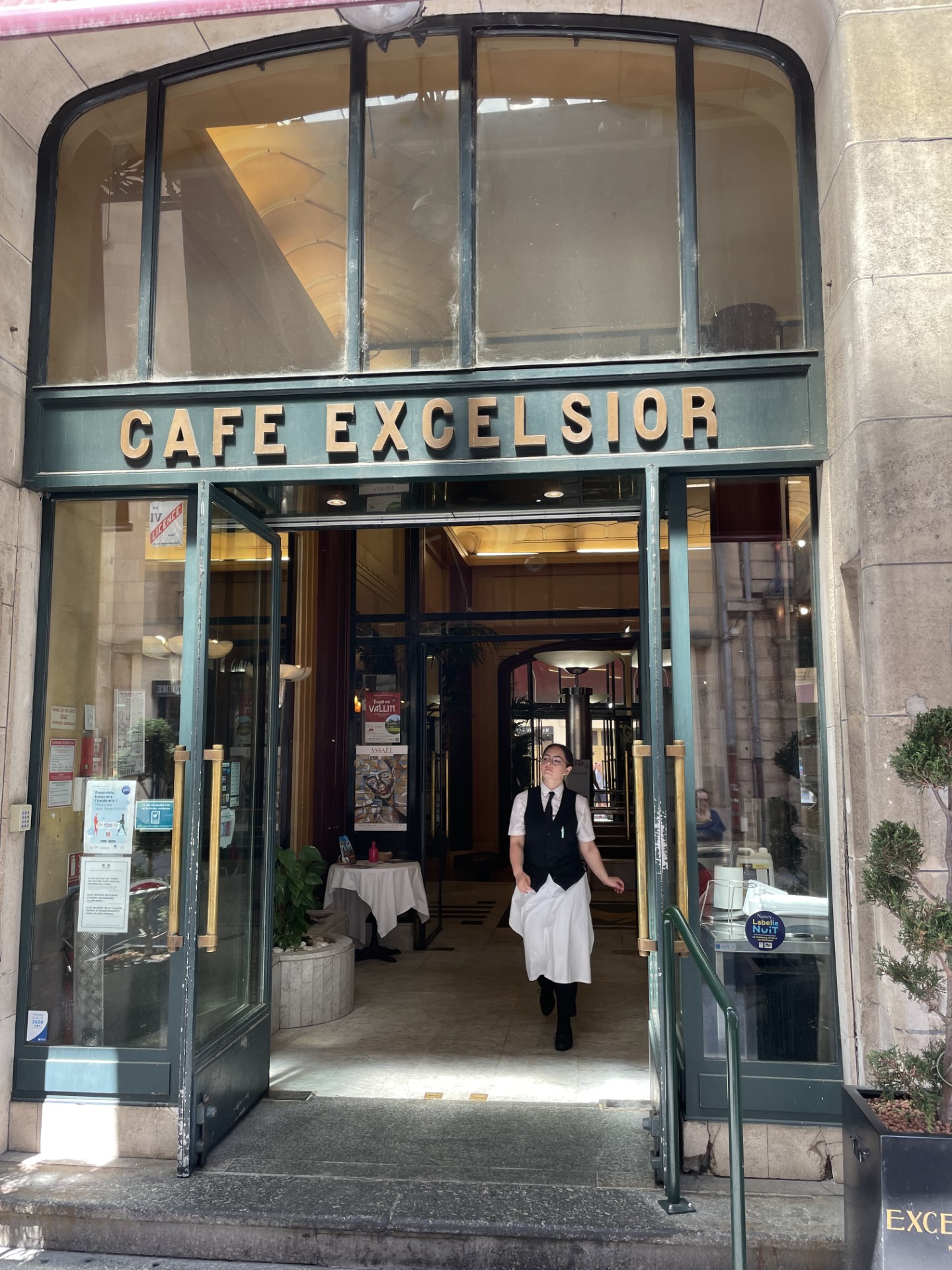 Das Excelsior &ndash; ein Caf&eacute; mit wunderbarer Jugendstilornamantik. Foto: © Rainer Schmidt