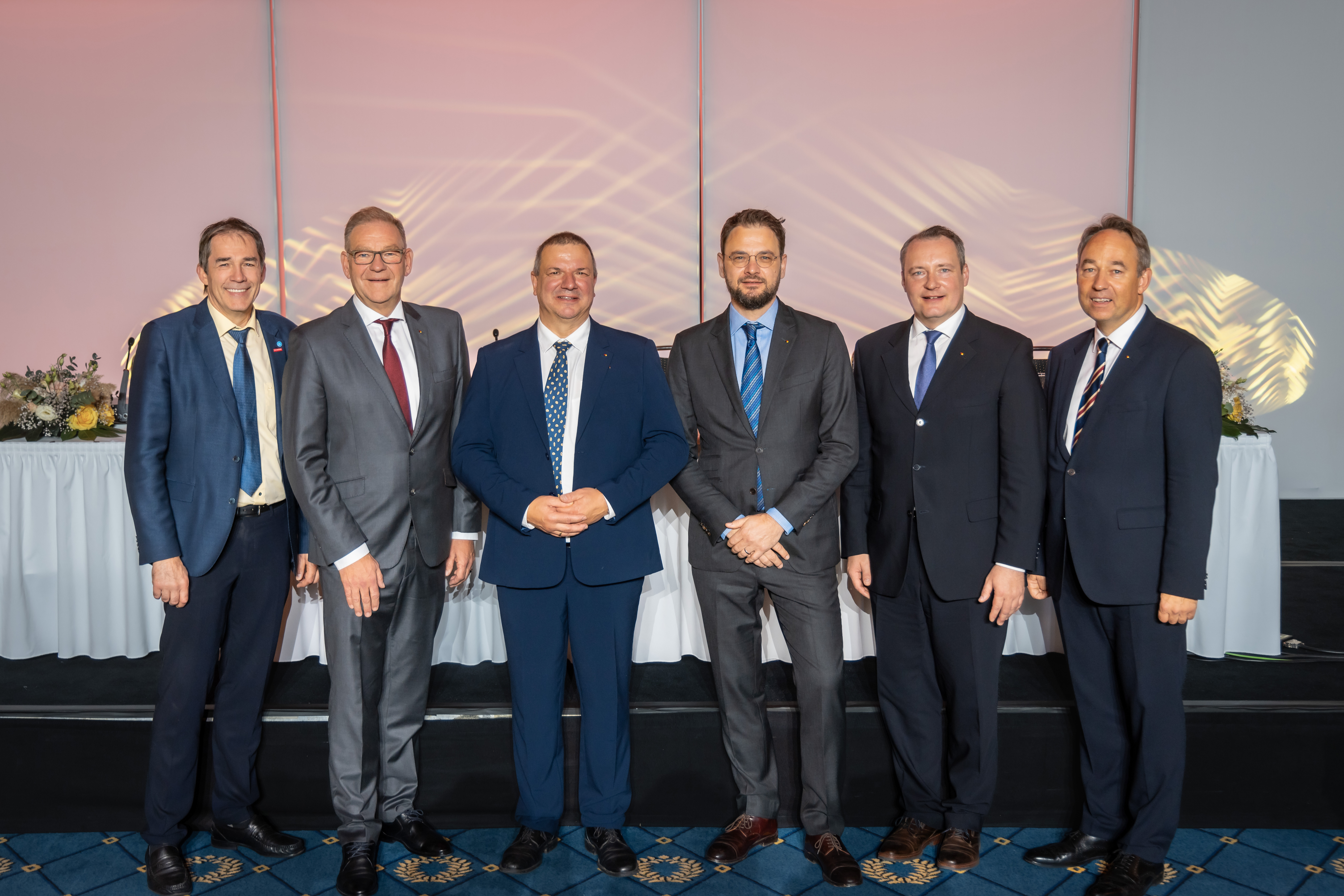 (v.l.n.r.) Präsidiumsmitglieder Heinrich Traublinger jun, Jürgen Hinkelmann, Präsident Roland Ermer, Andreas Schmitt, Matthias Grenzer und Hauptgeschäftsführer Friedemann Berg. Foto: © Zentralverband des Bäckerhandwerks