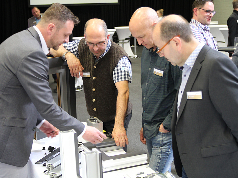 Die Reihe bot das komplette Portfolio an Produkten und Serviceleistungen von profine an 14 verschiedenen Themeninseln. Foto: © profine