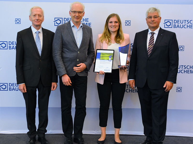 Auszeichnung Förderpreis (v.l.): Johann J. Köster, Prof. Dr. Dietmar Stephan, Ursula H. Pott, Norbert Schröter. Foto: © Deutsche Bauchemie