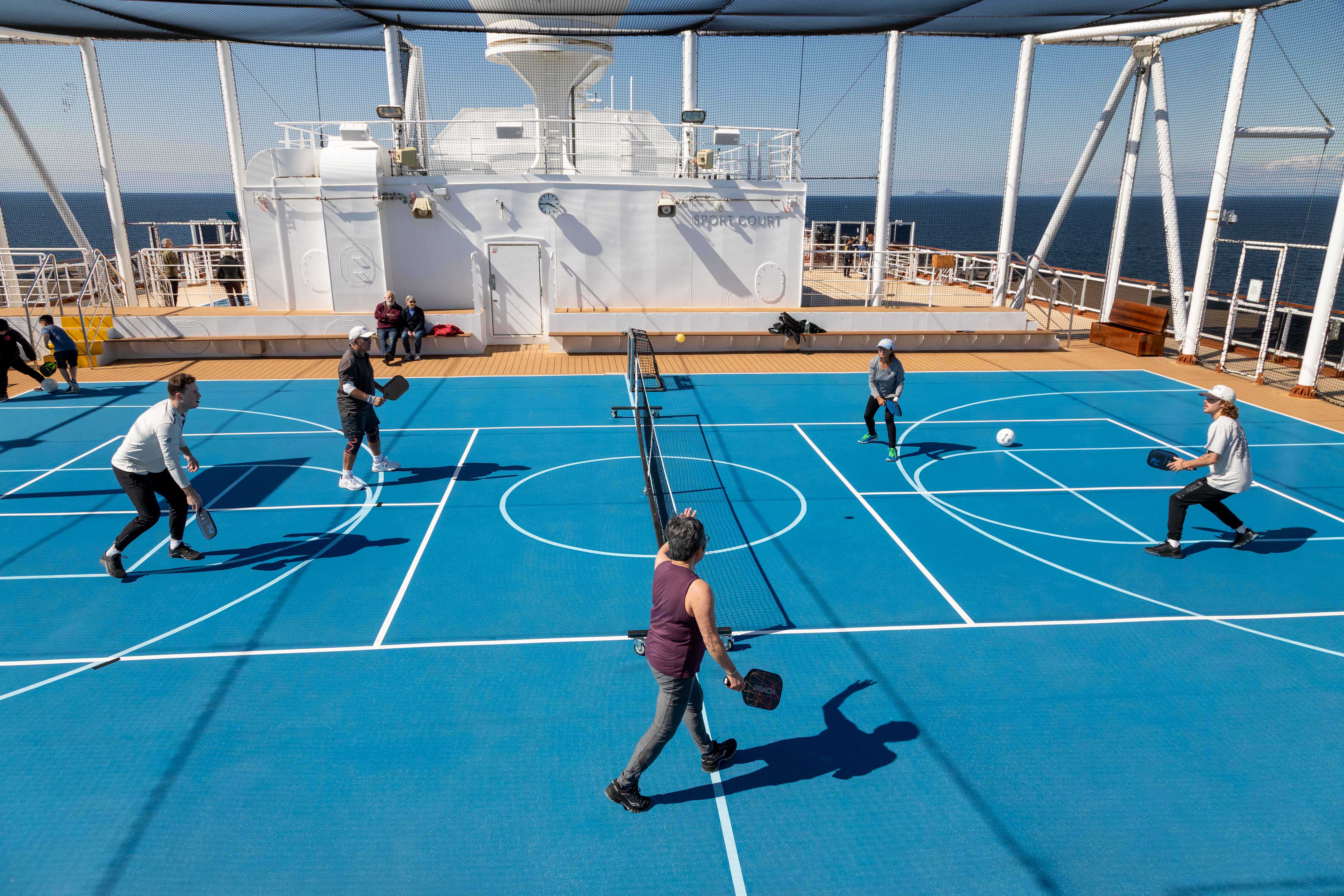 Padel auf Deck 12 Foto: © Michael Soltys