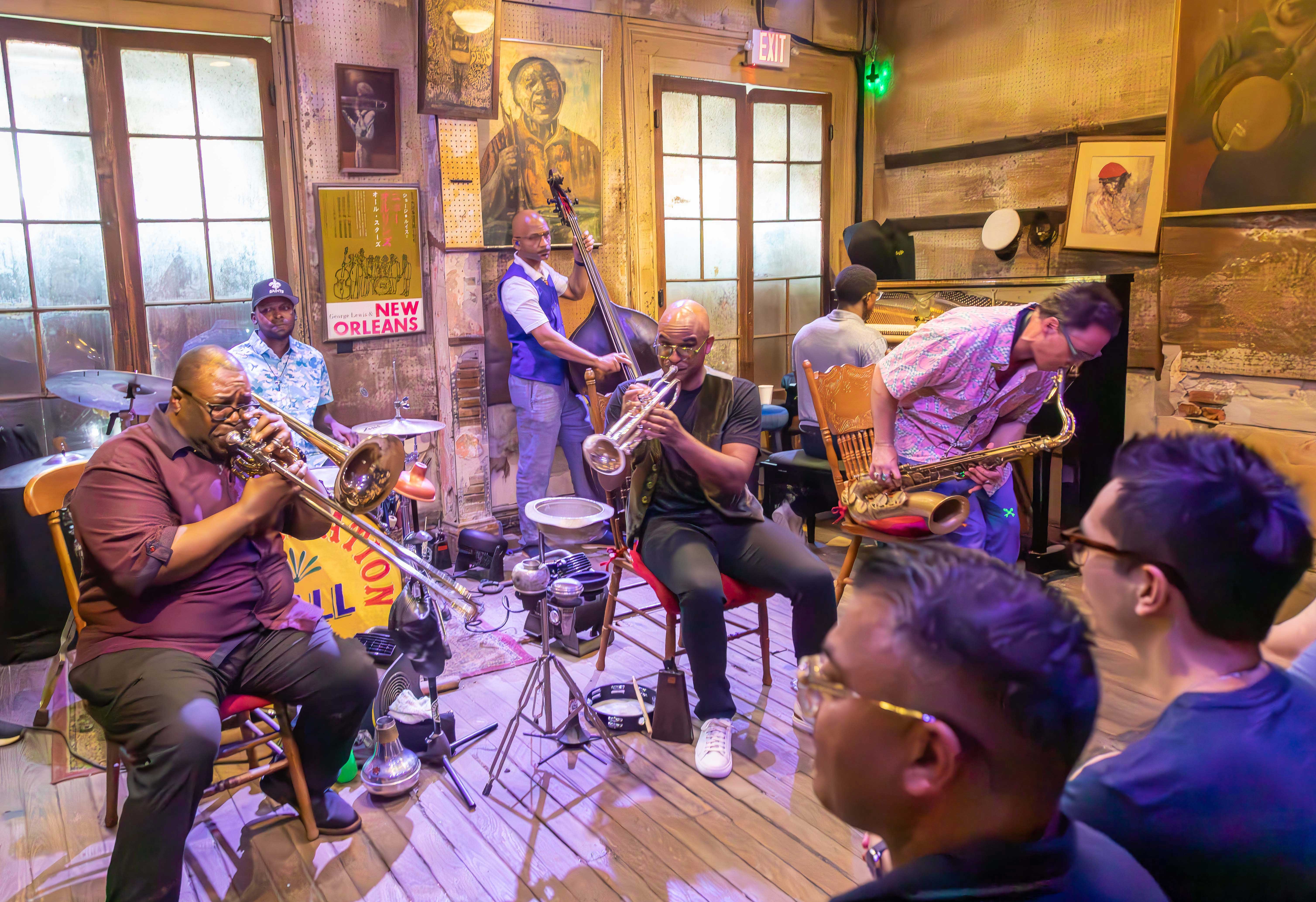 Die Band in der Preservation Hall macht Stimmung Foto: © Michael Soltys