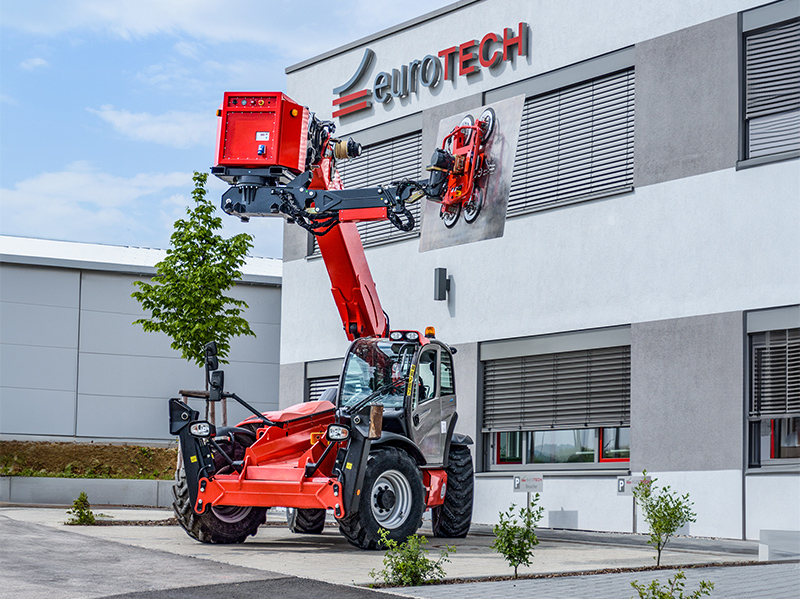 euroTECH bietet der Fenster- und Fassadenbaubranche ein spezielles Anbaumodul für Teleskoplader und Ladekräne an. Foto: © euroTECH Handling GmbH
