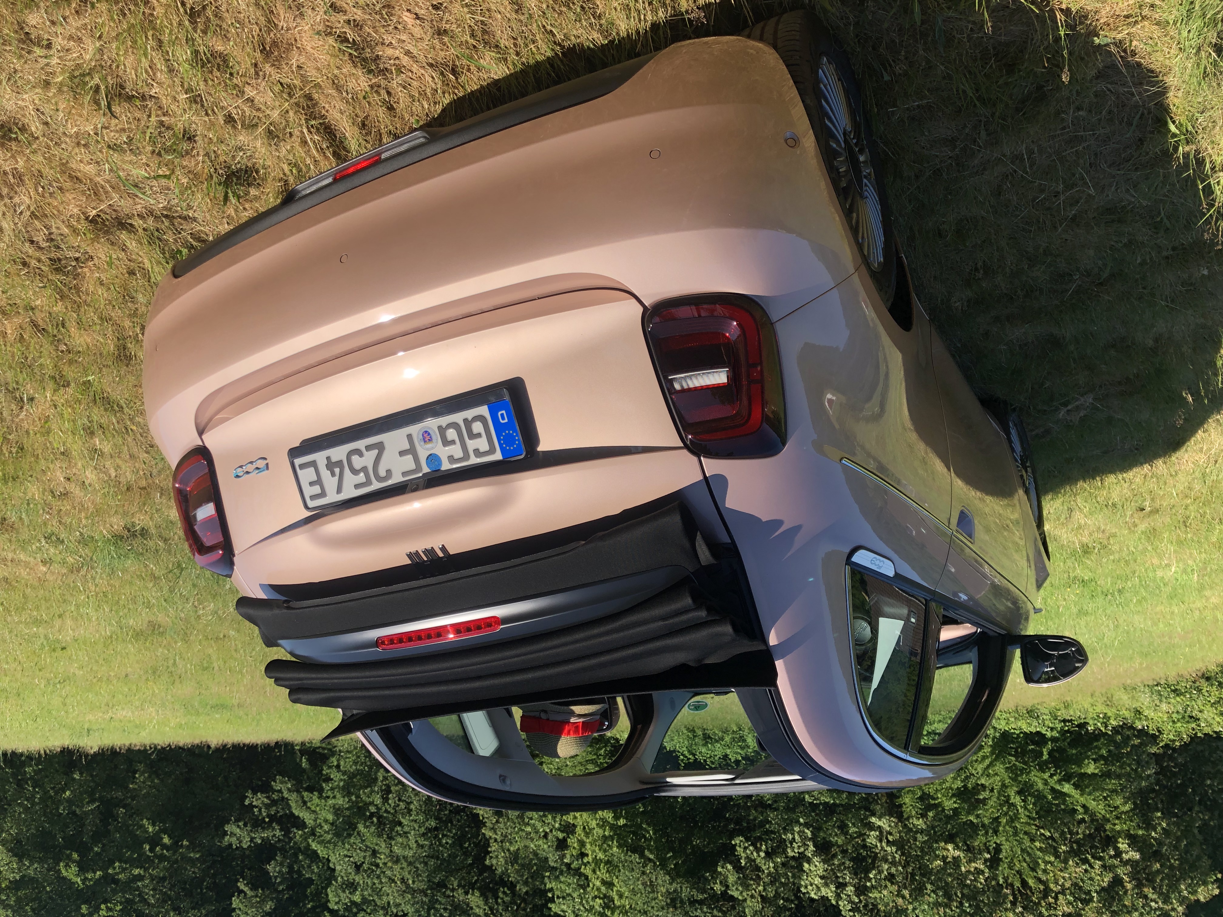 Alleinstellungsmerkmal: Das elektrische Cabrio ist einzigartig im Segment. Foto: © Guido Borck Alleinstellungsmerkmal: Das elektrische Cabrio ist einzigartig im Segment. Foto: © Guido Borck