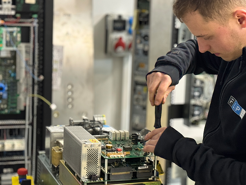 Technician working on a Variodyn 30. Photo: © FLP Lift Parts