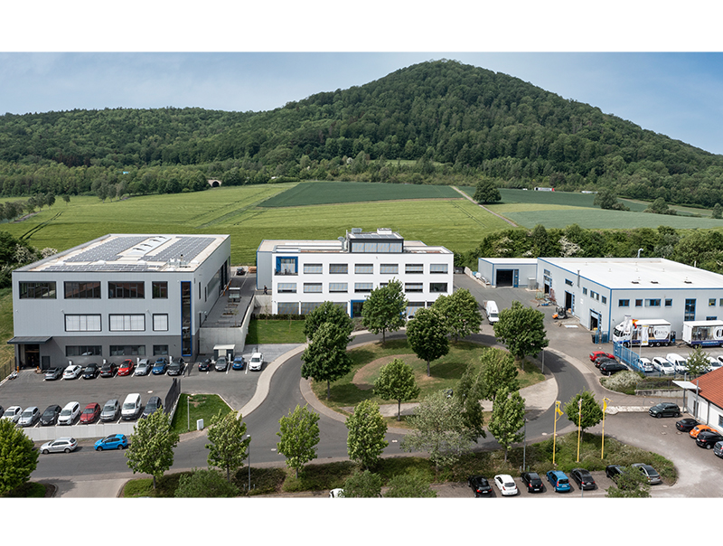 The company buildings of the medium-sized elevator manufacturer Braun Aufzüge near Kassel. Photo: © Industrie- und Architekturfotografie Ali Moshiri