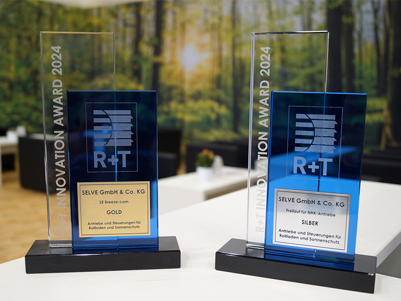 Die beiden R+T-Awards wurden auf dem Messstand zum vielbeachteten Blickfang. Foto: © Selve