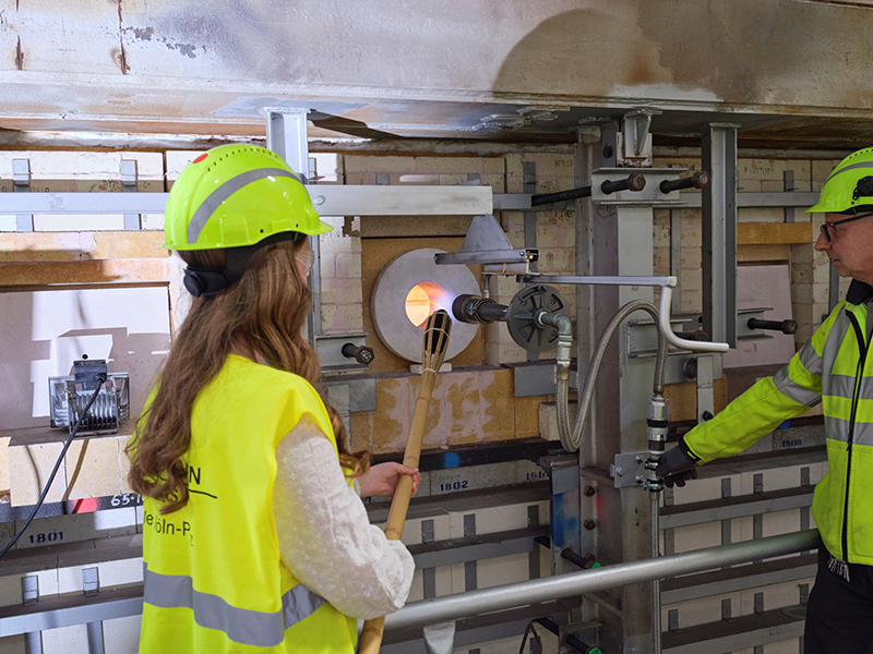 Patin Alexandra ist zugleich Namensgeberin der neuen Wanne. Foto: © Rohl Fotografie, Saint-Gobain Glass