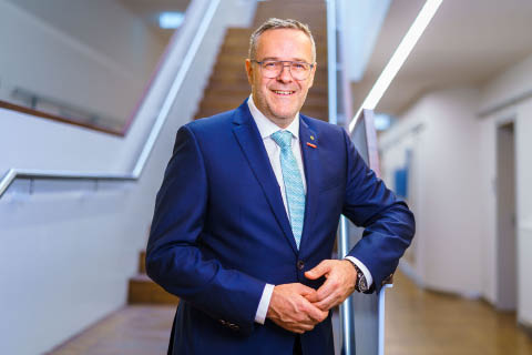 Wer sich in einer Innung engagiert, ist in der Lage, Strukturen selber aktiv zu gestalten &ndash; und das ist viel konstruktiver und sinnvoller anstatt nur zu kritisieren. J&ouml;rg Dittrich, Pr&auml;sident des ZDH 
