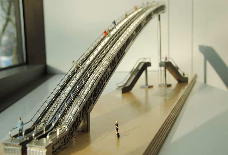 The model of the escalators on a scale of 1:87 shows the relative sizes of the arched and conventional department store escalators. Photo: © Kone