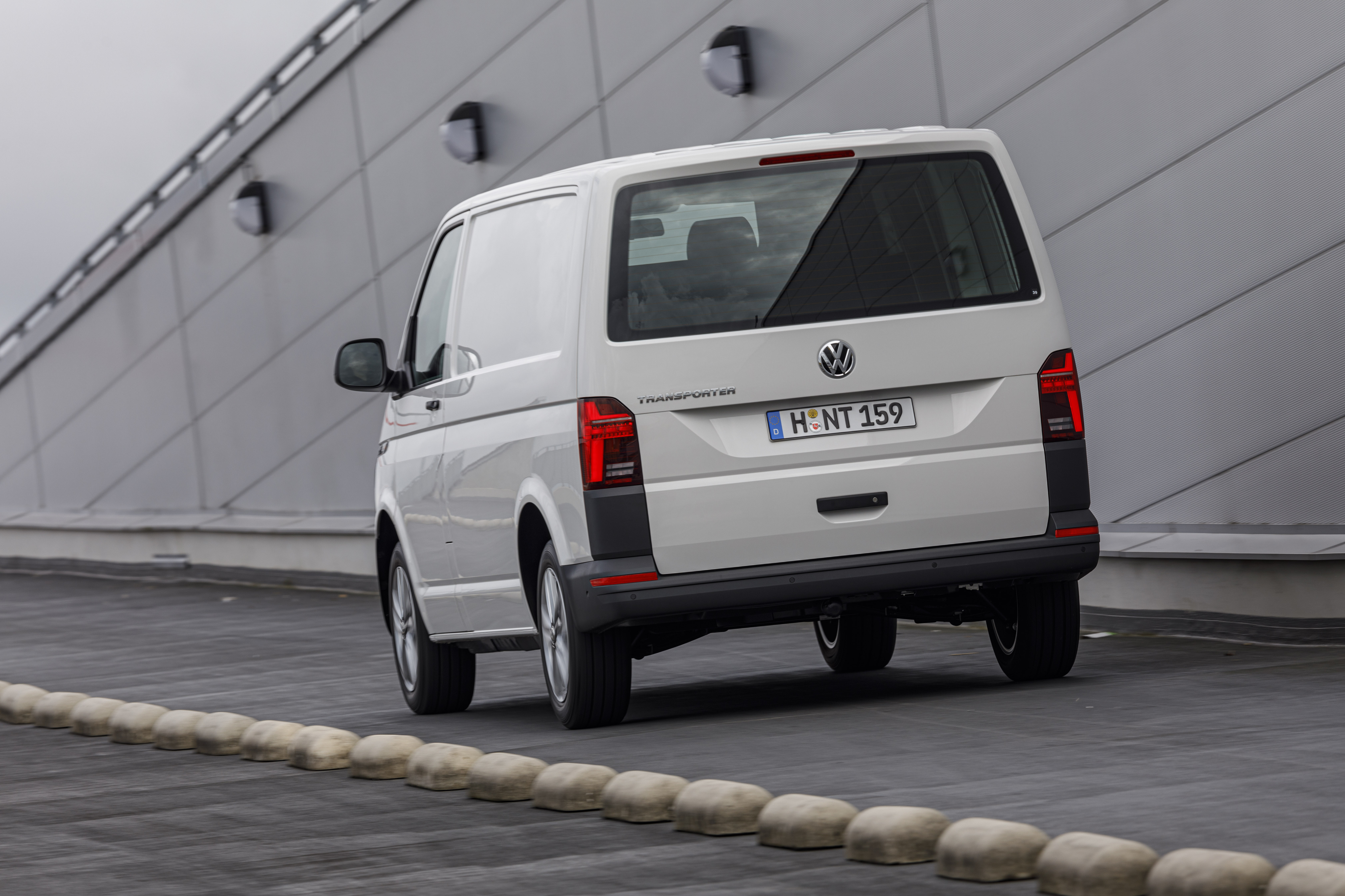 Der neue VW T6.1, Heckansicht Foto: © VW Nutzfahrzeuge