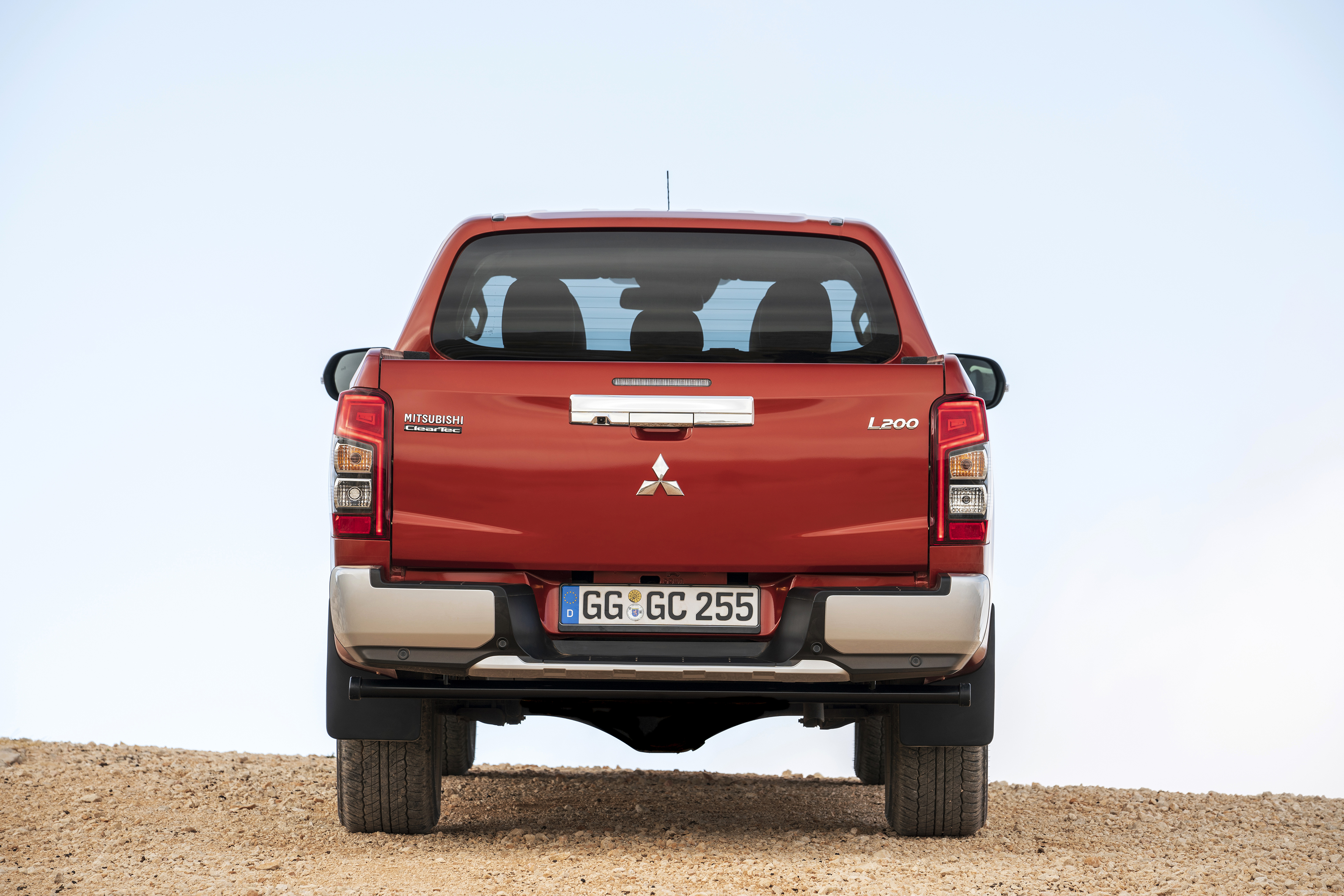 Der Mitsubishi L200 - hier das Heck Foto: © Mitsubishi