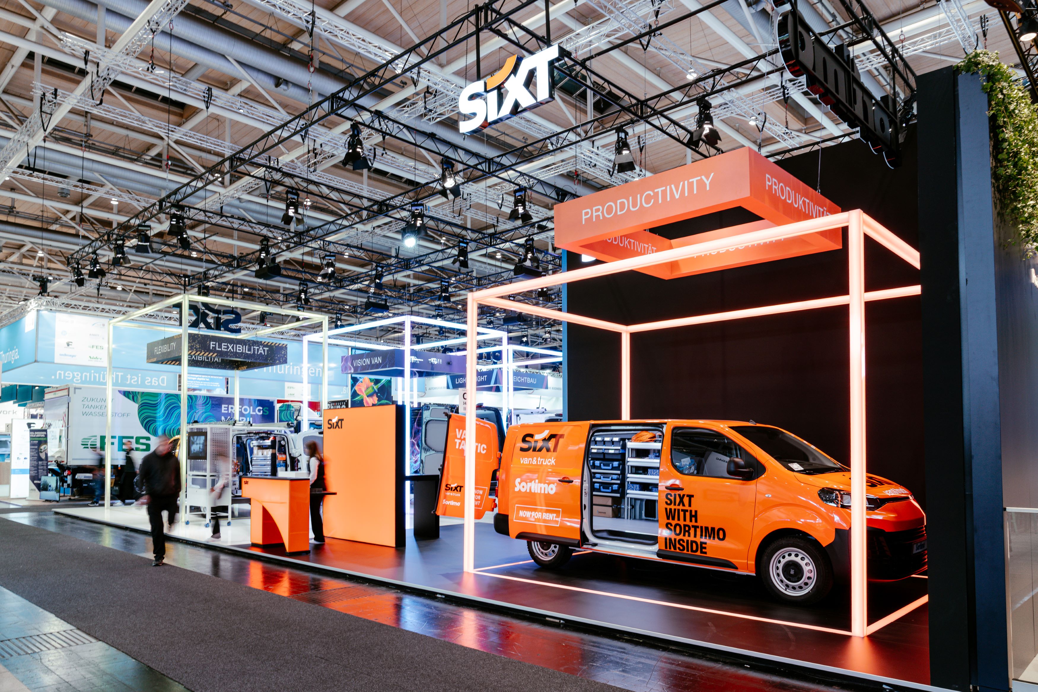 Ansicht des SIXT Stands Foto: © Michael Richter