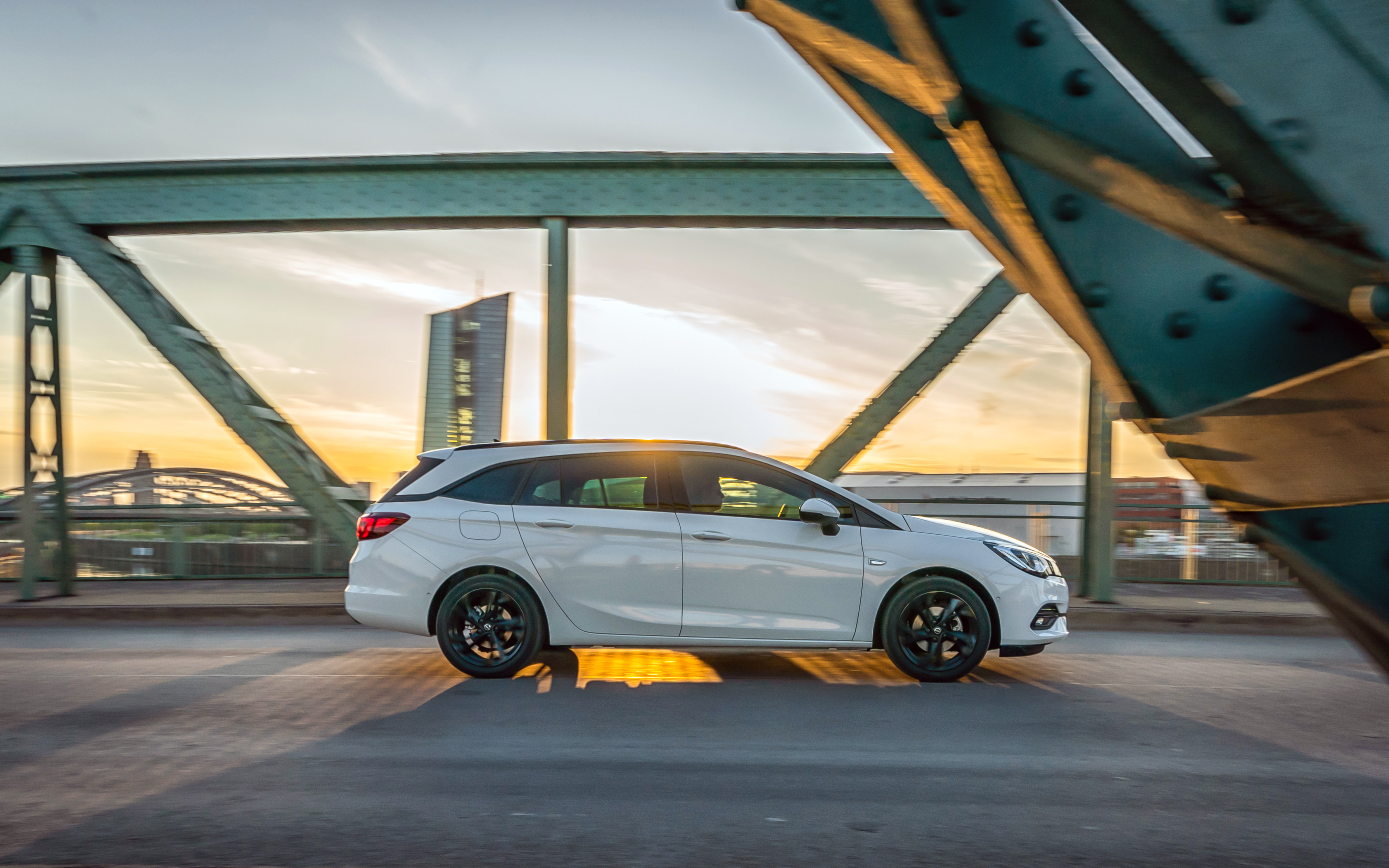 Der neue Opel Astra, hier der Sportstourer Foto: © Opel