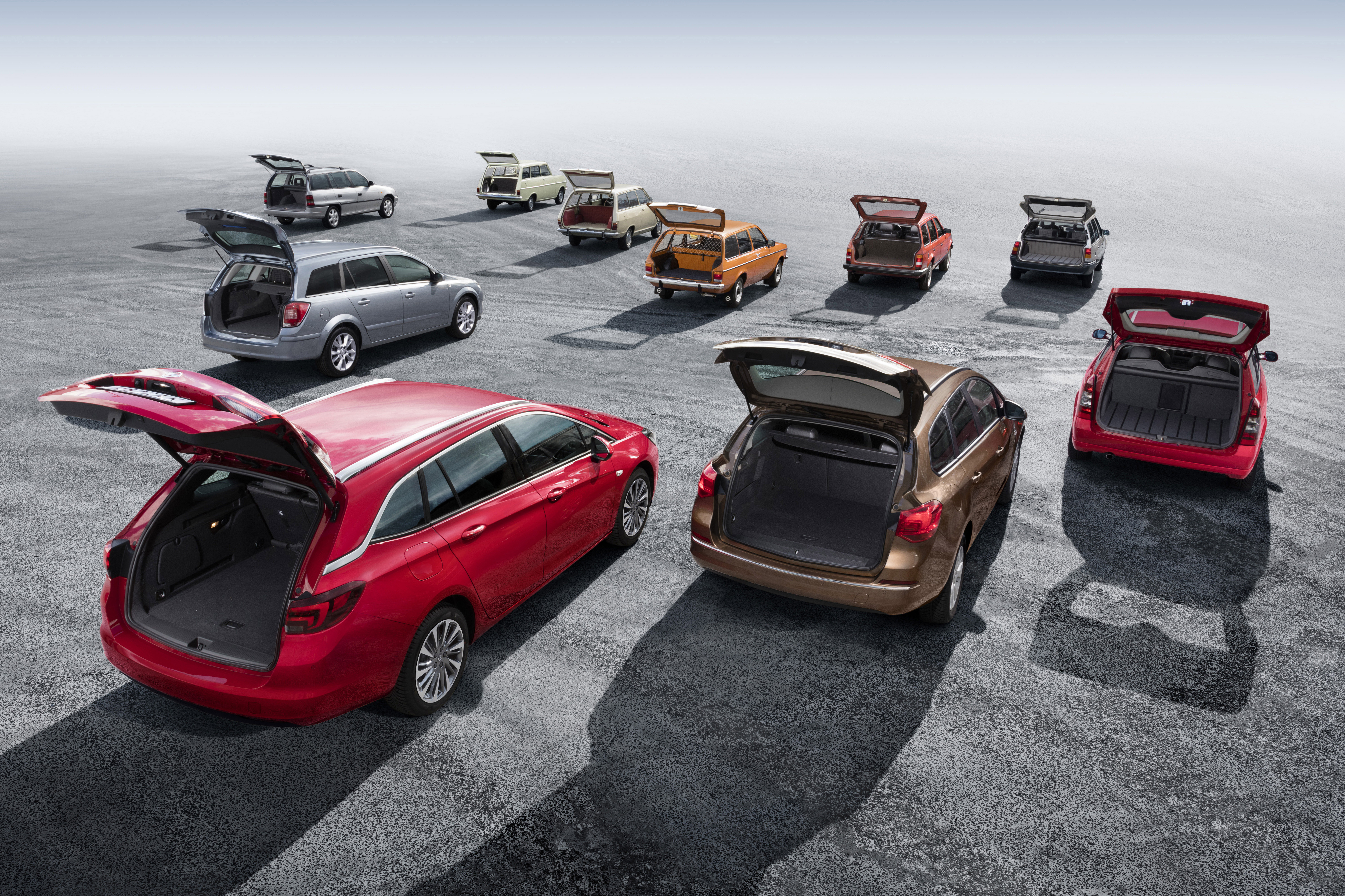 Viel Platz im Kofferraum des neuen Opel Astra Sportstourer Foto: © Opel