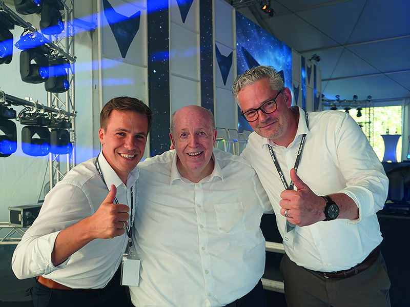 Geschäftsführer Philipp Beck (l.) und Matthias Gangeler (r.), Vertriebsleiter Deutschland, mit Reiner Calmund - er hielt einen Vortrag über „Erfolg mit Leidenschaft“. Foto: © Beck+Heun