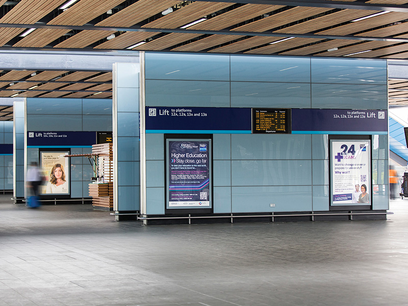 Auch für den Einsatz im Gebäudeinneren eignet sich StoVentec Glass. (Bahnhof in Reading, UK; Grimshaw Architects.) Foto: © J. Stephenson / Sto SE & Co. KGaA