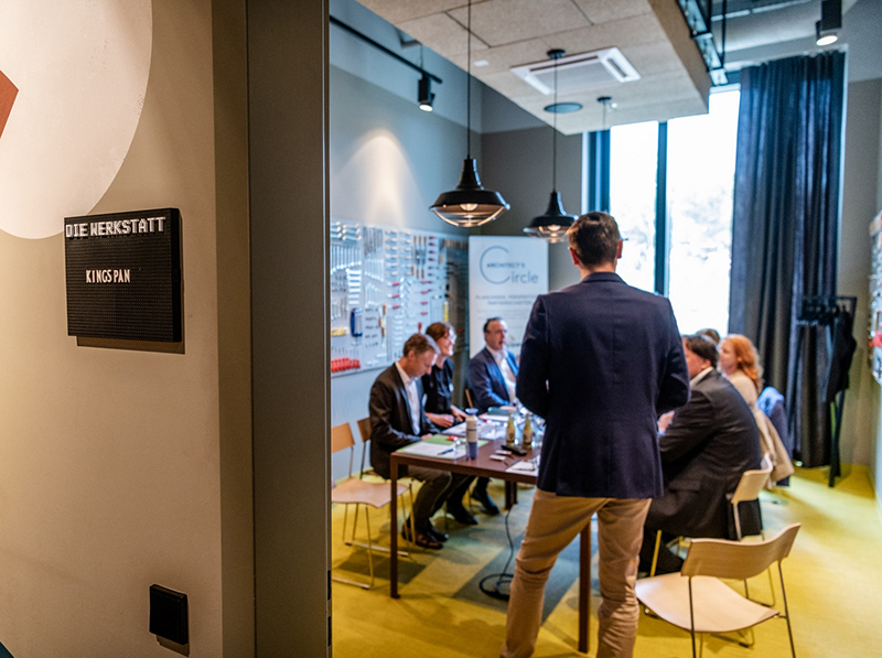 Wie sich nachhaltige Gebäude und Industriebauten gestalterisch und zugleich qualitativ wertvoll realisieren lassen, diskutierten Bauschaffende in Düsseldorf. Foto: © Andreas Endermann