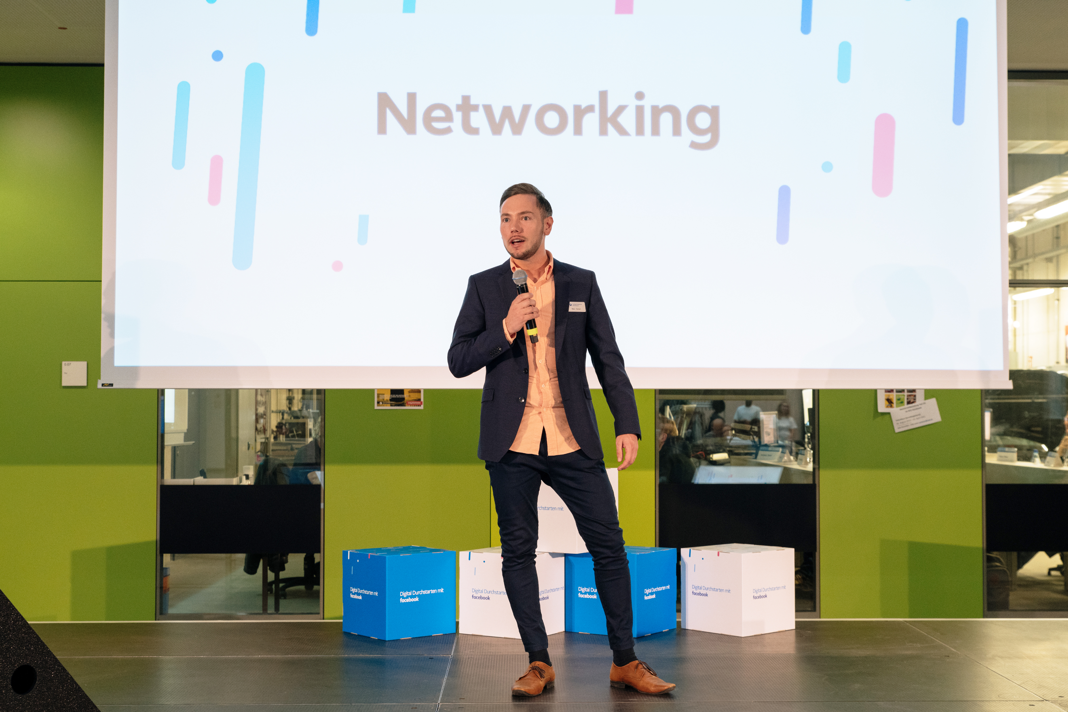 Marc Siebert ist Digitalisierungsberater der Handwerkskammer Rheinhessen. Er berät die Betriebe zu verschiedenen Themen rund um die Digitalisierung, darunter auch zur Präsenz in den sozialen Netzwerken wie Facebook und Instagram Foto: © Facebook Inc. 