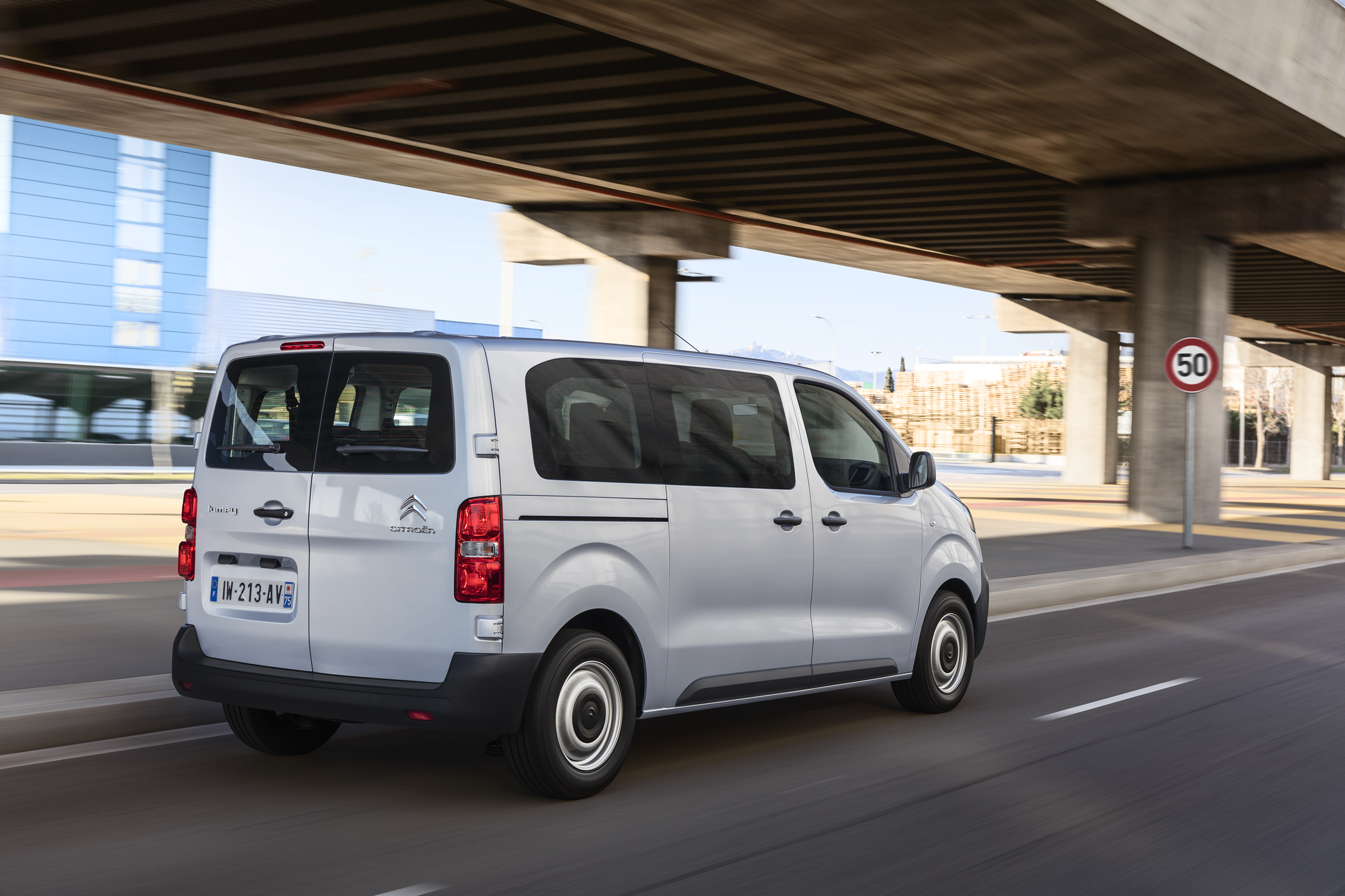 Der elektrische Kastenwagen stromert bis zu 330 Kilometer weit. Foto: © Citroen