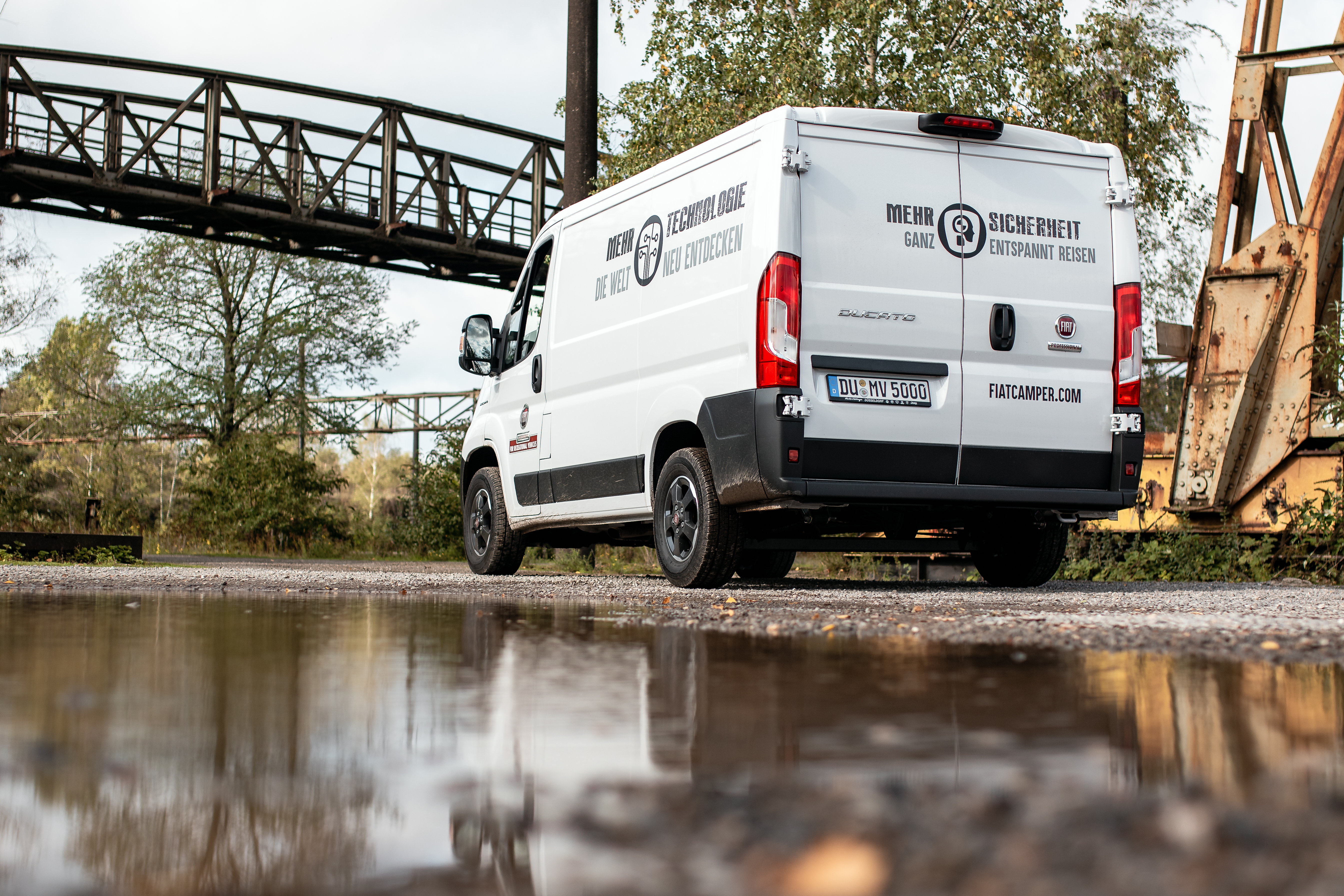 Der Fiat Ducato im Landschaftspark Foto: © Lukas Grabowsky