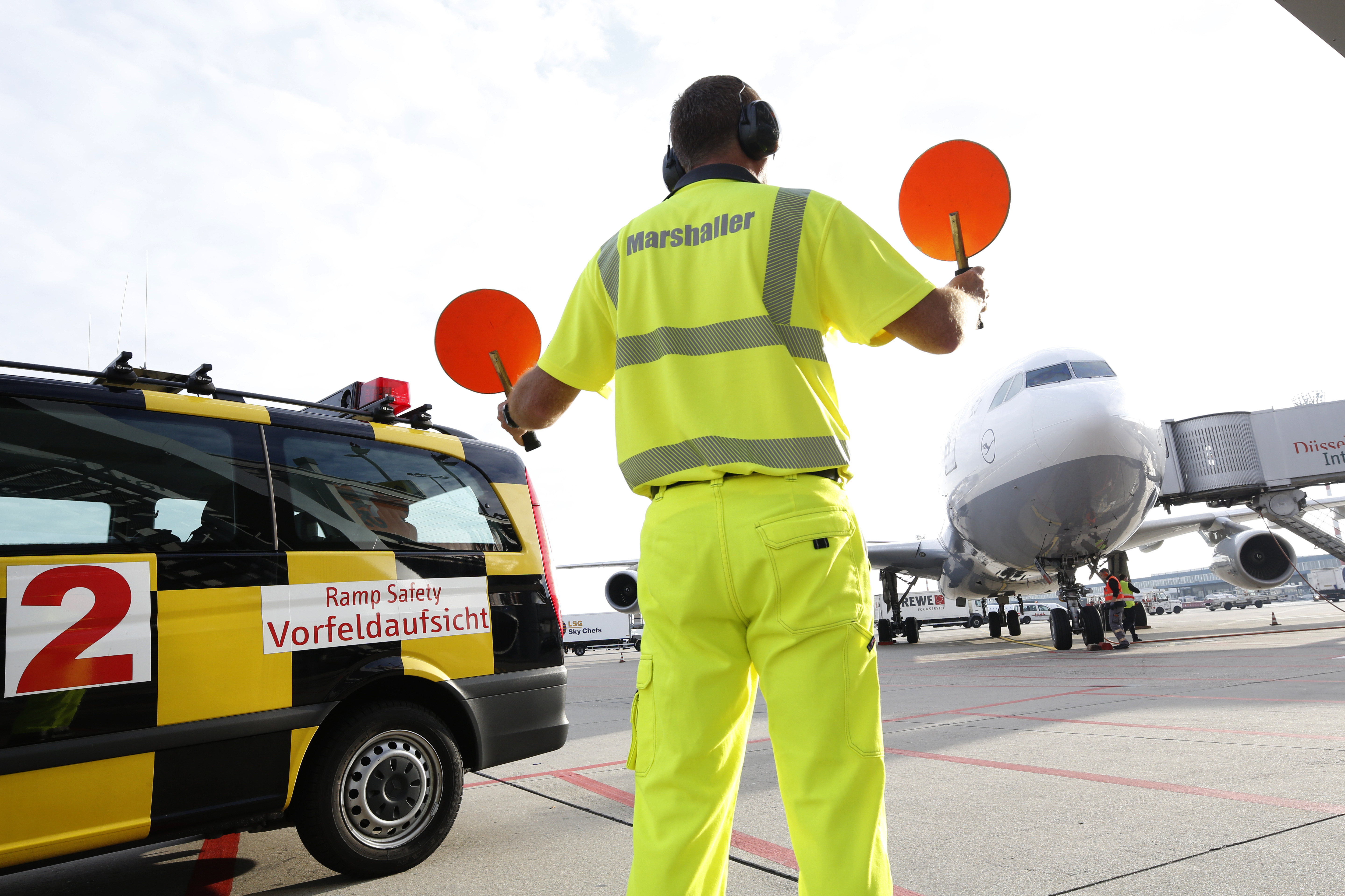 Flughafen Düsseldorf - die Einweisung Foto: © Andreas Wiese, Flughafen Düsseldorf