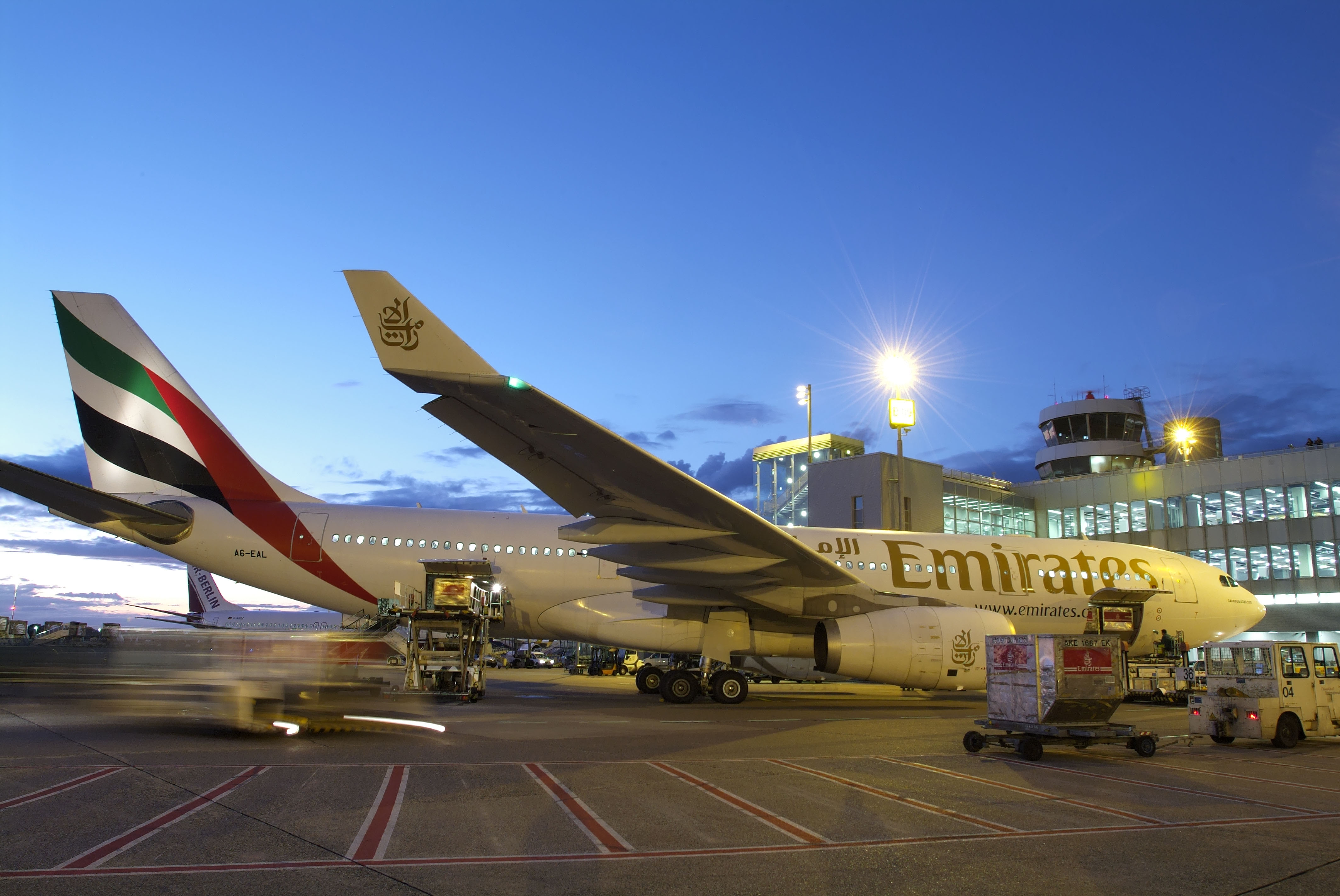 Frachtentladung auf dem Flughafen Düsseldorf - 75.000 Tonnen wurden 2018 umgeschlagen Foto: © Andreas Wiese, Flughafen Düsseldorf