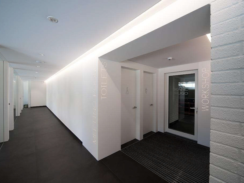 Corian Solid Surface wurde auch für die Innenwandverkleidungen eingesetzt. Foto: © Ilicomm/Sabine Schweigert für Corian Design