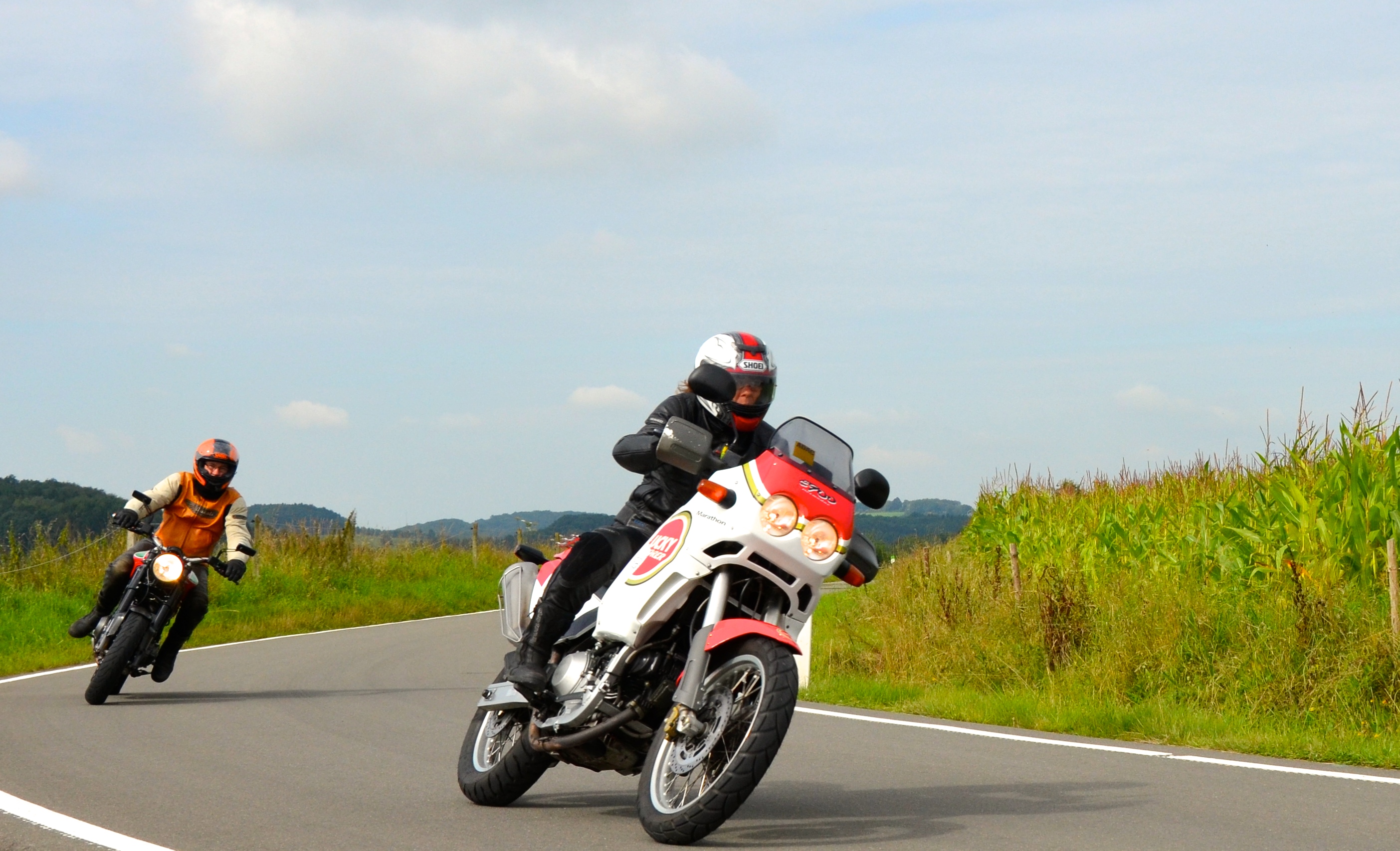 Schmeinks Frau Beate (im Vordergrund) gab Schmeink den Spaß am Motorradfahren zurück. Foto: © Jürgen Ulbrich