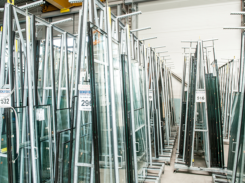 Eine zusätzliche Halle mit 1250 Quadratmetern Fläche nimmt künftig die gesamte Isolierglas-Logistik in sich auf. Foto: © Schüt-Duis