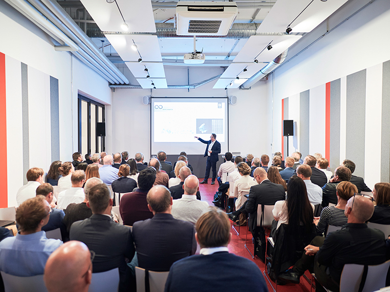 In den nächsten Monaten sind im Next Studio – jeweils abgestimmt auf die Corona-Situation – spannende Fachveranstaltungen geplant. Foto: © Mediashots/Wicona