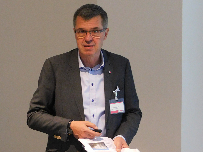 Ronald Winterfeld referierte über die Rolle der VHF beim digitalen Planen und Bauen. Foto: © FASSADE