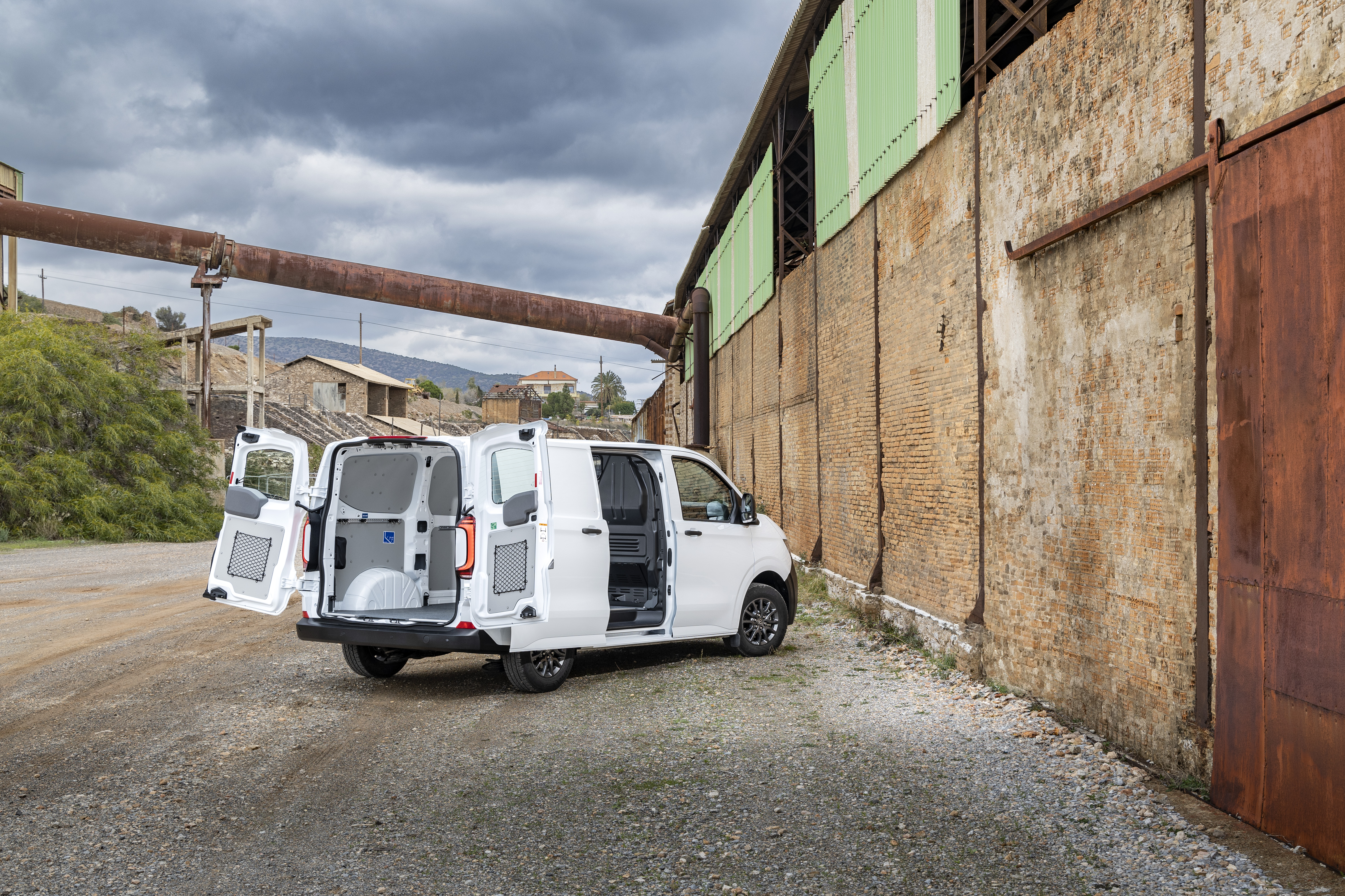 Bietet mehr Ladevolumen und Nutzlast als der Vorganger T6.1: der neue Transporter. Foto: © VW Nutzfahrzeuge Bietet mehr Ladevolumen und Nutzlast als der Vorganger T6.1: der neue Transporter. Foto: © VW Nutzfahrzeuge