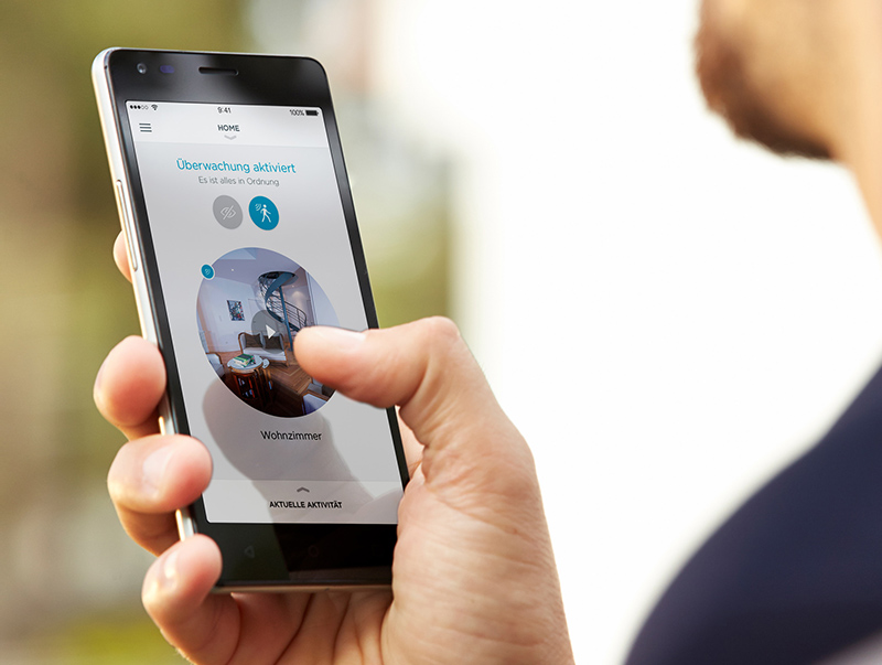 Mit dem Handy die Automation des Smart Home bedienen. Foto: © VFF / Somfy GmbH