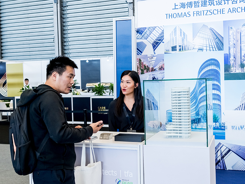 Die China Architecture Design Expo (CADE) war ein Besuchermagnet und brachte nationale und internationale Architekten zusammen. Foto: © Messe München/picture alliance/Zhou