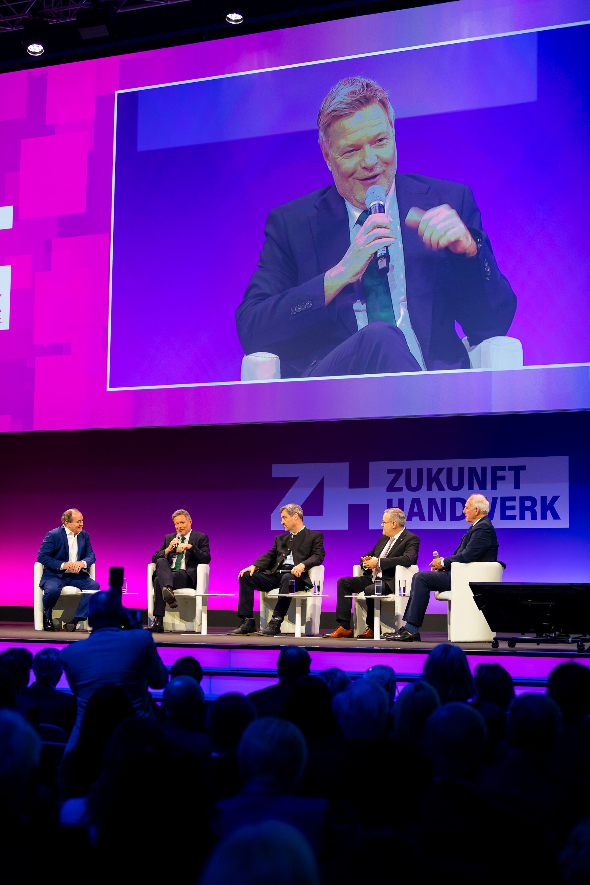 Franz Xaver Peteranderl, Jörg Dittrich, Markus Söder, Robert Habeck und Wolfram Kons (v. r.) Foto: © GHM